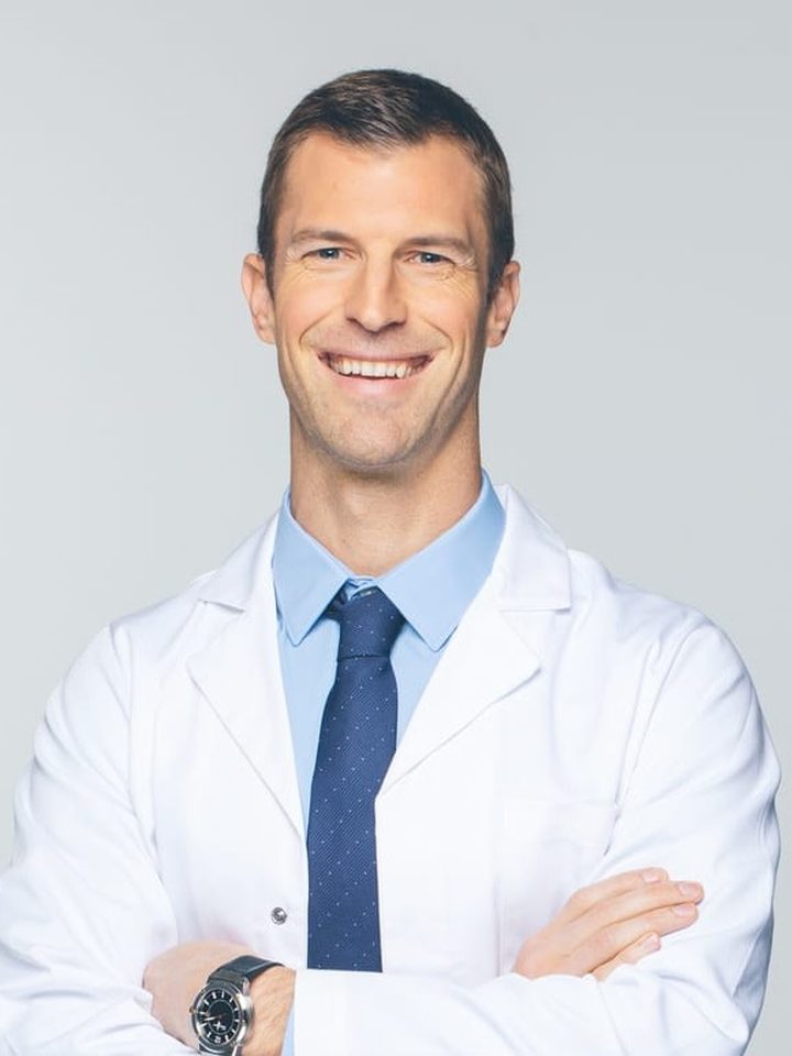 Dr. Josh Axe